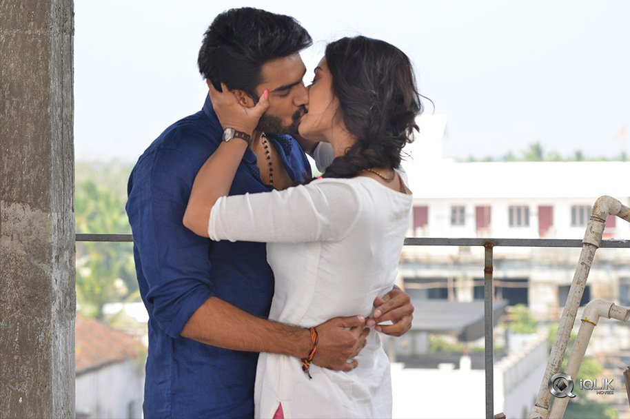 RX-100-Movie-Liplock-Stills